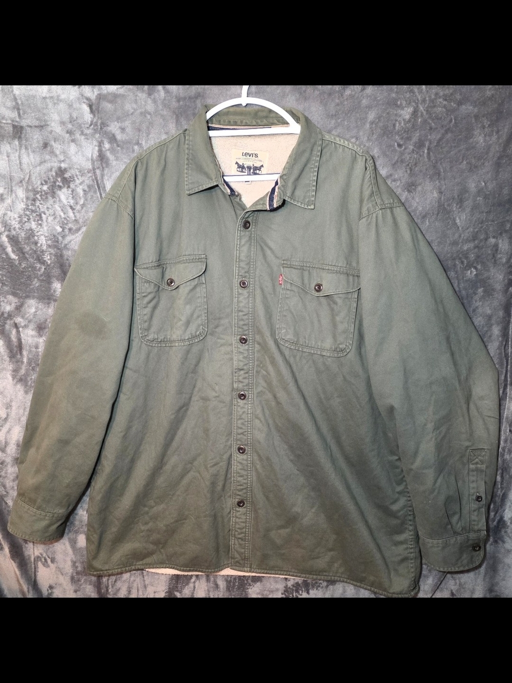 Levi's Men's Olive Green Sherpa-Lined Jacket - Picture 2 of 4